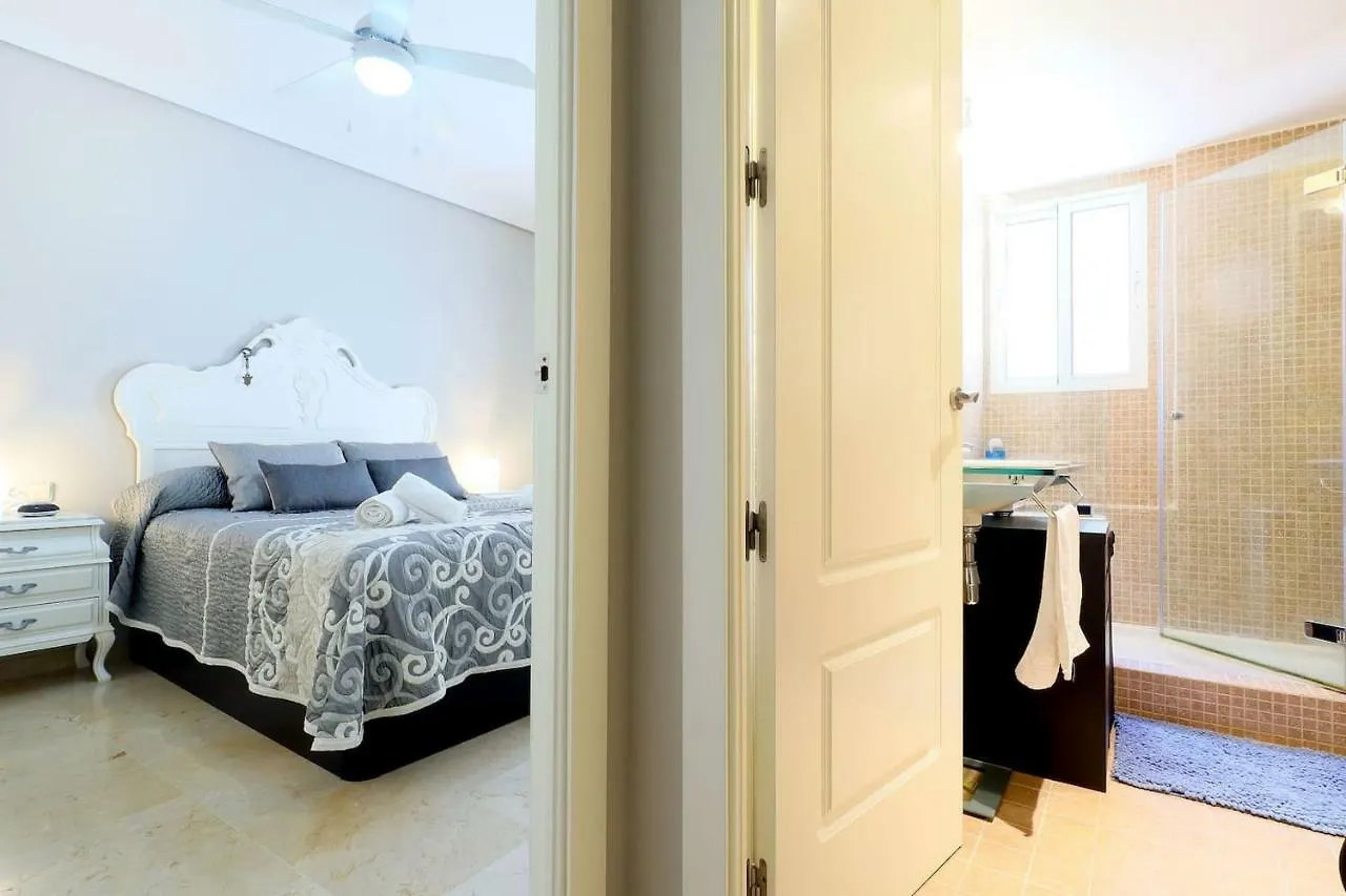 Apartment Duque De Hornachuelos, Parking En Pleno Centro Cordoba