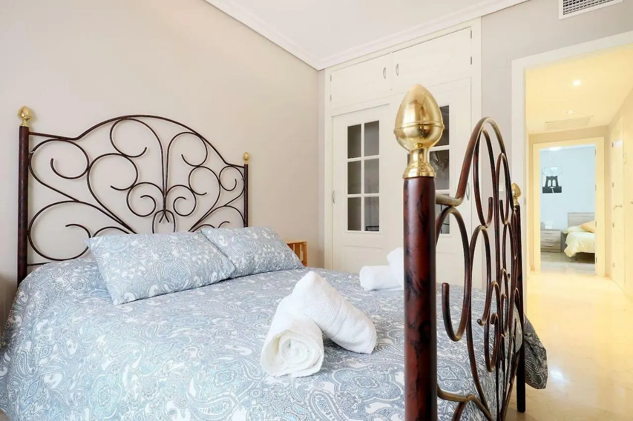 Apartamento Duque de Hornachuelos, parking en pleno centro Córdoba España